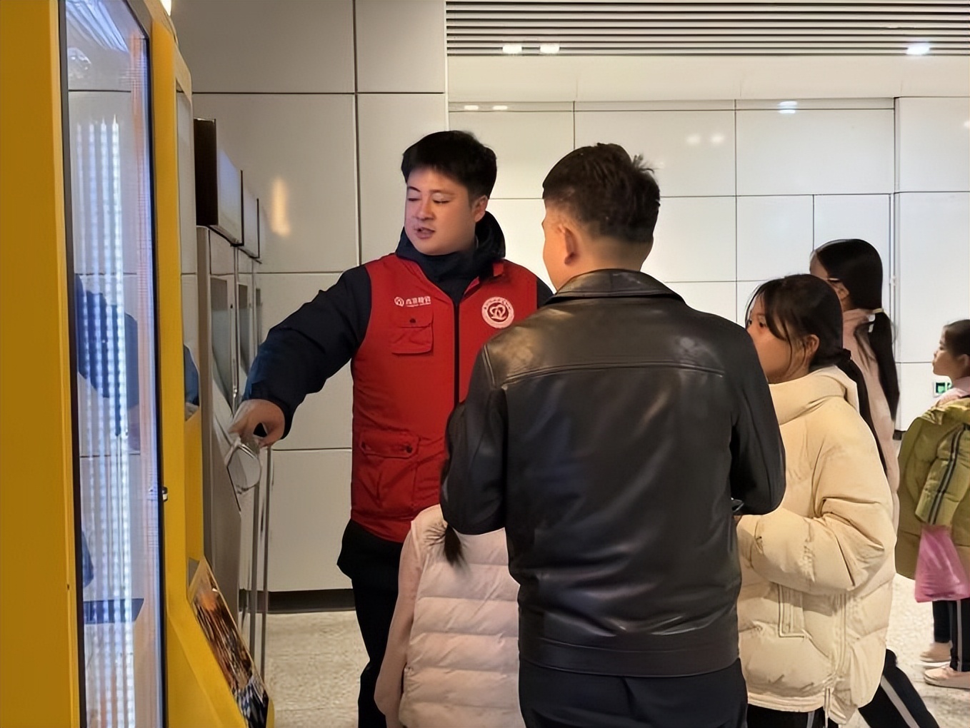 新年快乐!青岛地铁与228.19万乘客共迎新年-新闻-青岛网络广播电视台